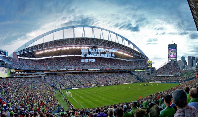 欧陆焦点战裁判人选落定 温契奇执哨伯纳乌巅峰对决