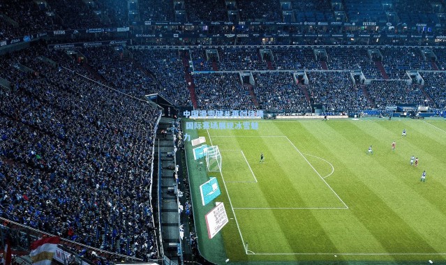 中国滑雪健儿再创佳绩 国际赛场展现冰雪魅力